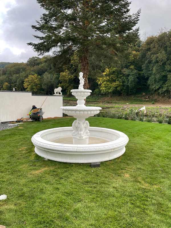 Errichtung eines Brunnens im Garten und Landschaftsbau